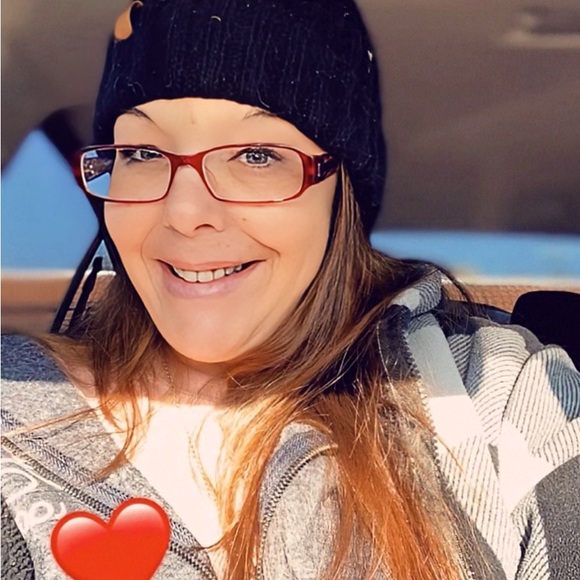 Meet your Posher, Ashlee - Picture 1 of 1